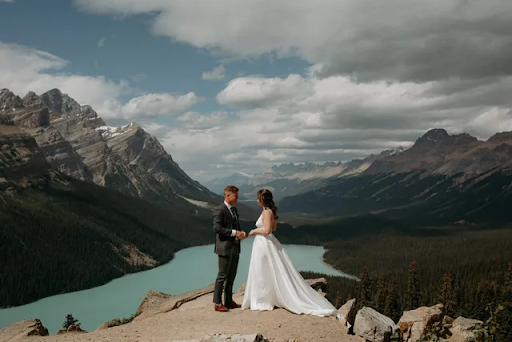 how-to-choose-the-best-venue-for-your-alberta-mountain-wedding